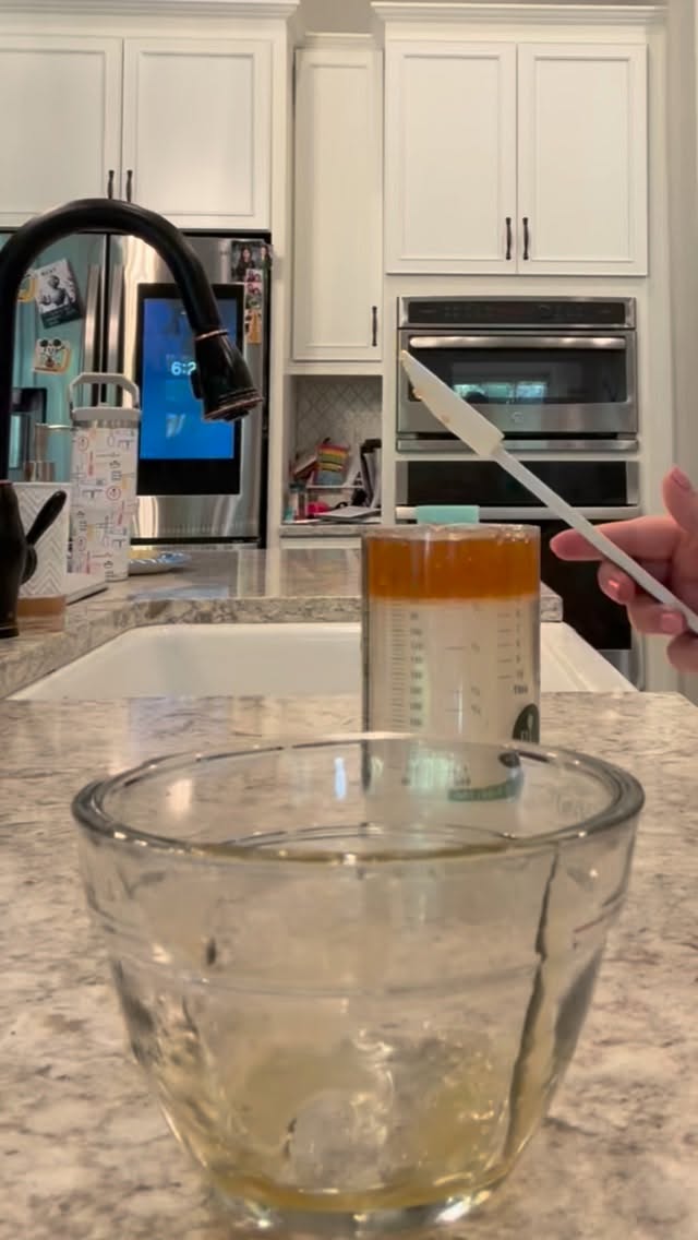 Why buy two measuring cups when you can get two for the price of one?! this measure all cup does both liquids and solids! No more fighting with your sticky salads like honey or peanut butter when cooking and baking.

#measureallcup #howipamperedchef #pamperedchef #cooking #baking